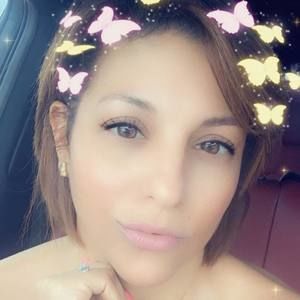 Meet your Posher, Yas